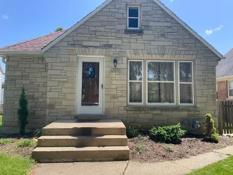 2860 N 77th, Milwaukee, WI 53222