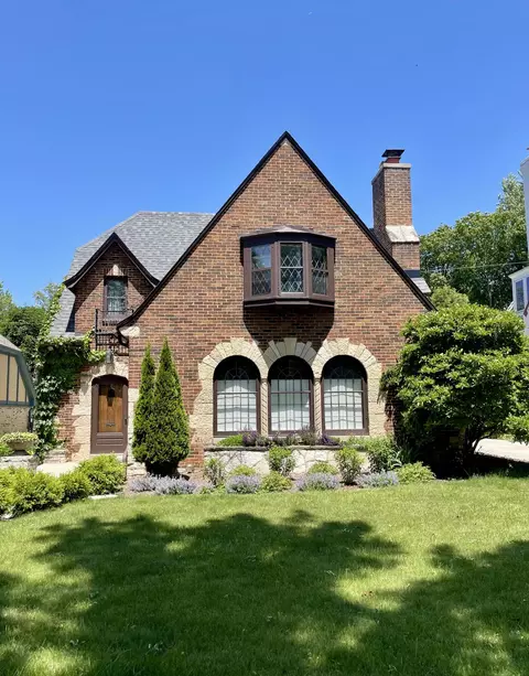 640 E Carlisle, Whitefish Bay, WI 53217