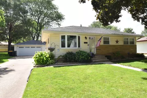 2961 S 102nd, West Allis, WI 53227