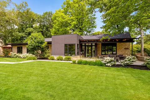 6805 N N Lk, Fox Point, WI 53217