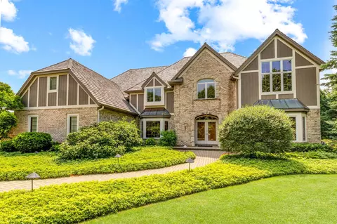 10410 N Pine Rdg, Mequon, WI 53092