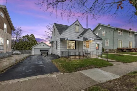 1121 S 18th, Manitowoc, WI 54220