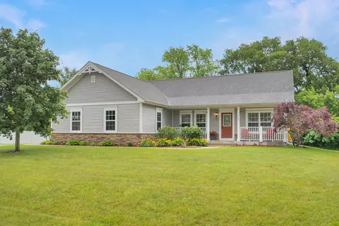 317 Appletree, Eagle, WI 53119