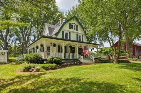1575 Covered Brg, Cedarburg, WI 53012
