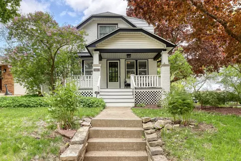 2402 N 114th, Wauwatosa, WI 53226