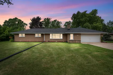 n68w13420 Ranch, Menomonee Falls, WI 53051
