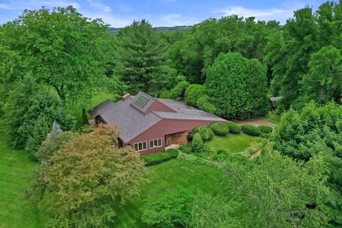 5110 Sunrise Rdg, Springfield, WI 53562