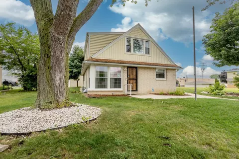 7732 W Potomac #7734, Milwaukee, WI 53222