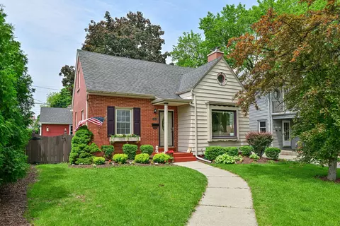 2323 N 72nd, Wauwatosa, WI 53213