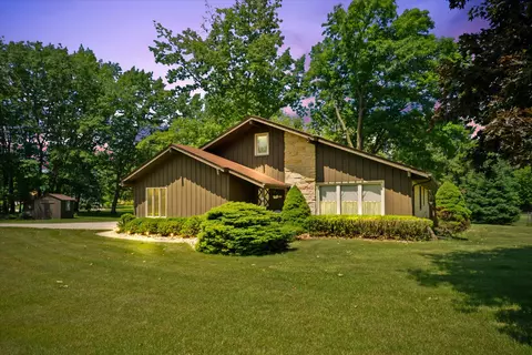 1075 E Murray, Hubertus, WI 53033
