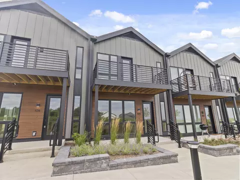 9352 S Alder #105, Oak Creek, WI 53154