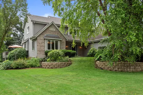 w274n486 Hilltop, Waukesha, WI 53188