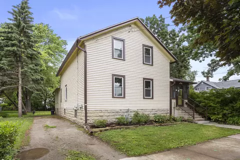 736 W 11th, Oshkosh, WI 54902