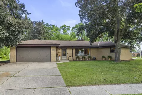 235 Ellsworth, Waukesha, WI 53186