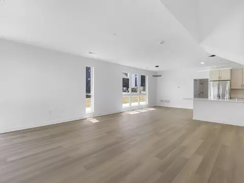 4199 E Hemlock #108, Oak Creek, WI 53154