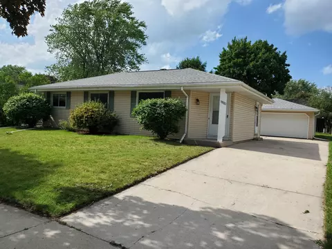 1920 Deerfield, West Bend, WI 53090