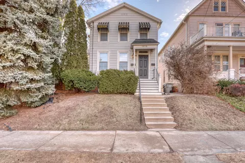 1626 N Warren, Milwaukee, WI 53202