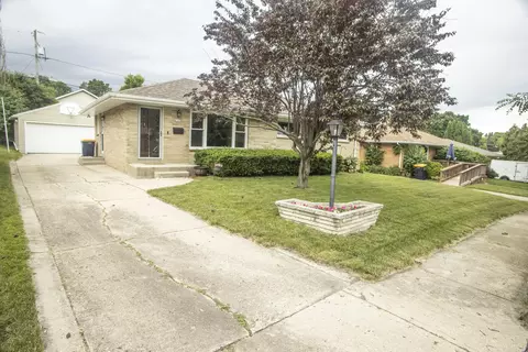 2563 S 91st, West Allis, WI 53227