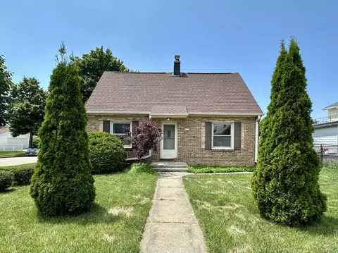 2377 S 76th, West Allis, WI 53219