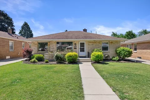 187 W Van Norman, Milwaukee, WI 53207
