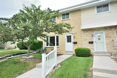 5212 Athens, Racine, WI 53406