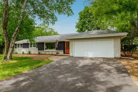 15300 Clifford, Brookfield, WI 53005