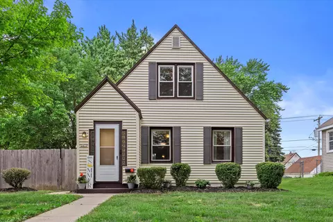 2475 S 66th, West Allis, WI 53219