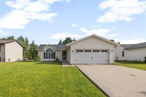 533 Broadmoore, Hartford, WI 53027