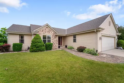 3801 Valley Crk, Waukesha, WI 53189
