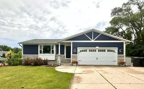 307 Fox Horn, Waterford, WI 53185