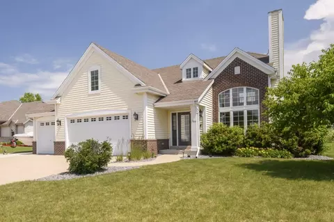 706 Stoecker Farm, Mukwonago, WI 53149
