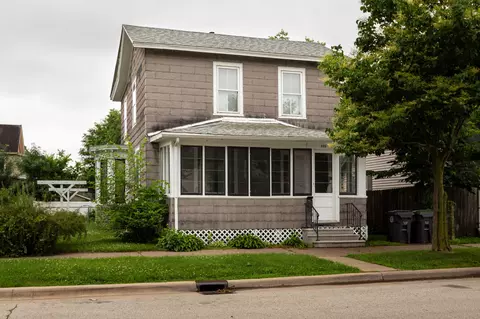 524 Division, La Crosse, WI 54601