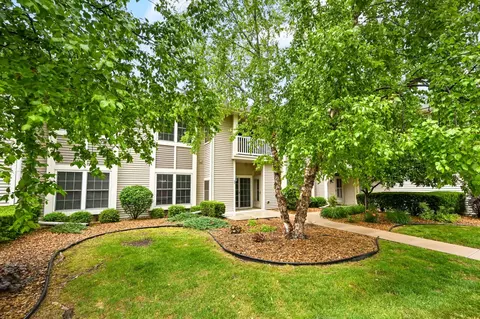 6180 Walnut #88, Cudahy, WI 53110