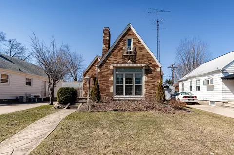 7414 5th, Kenosha, WI 53143