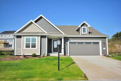 621 Standing Stone, Waukesha, WI 53189