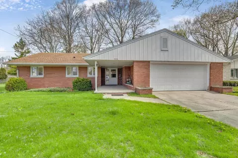 2214 Markham, Manitowoc, WI 54220