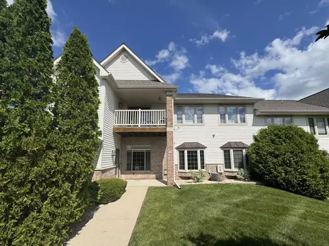 811 Cheyenne #F, Grafton, WI 53024