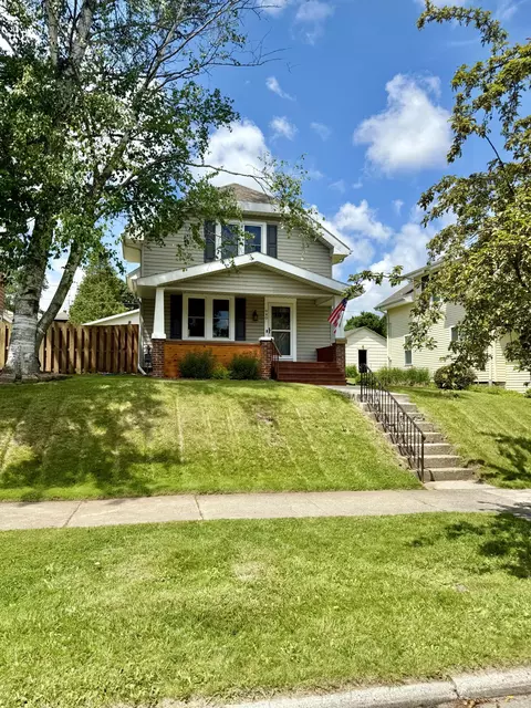 940 N 5th, Manitowoc, WI 54220