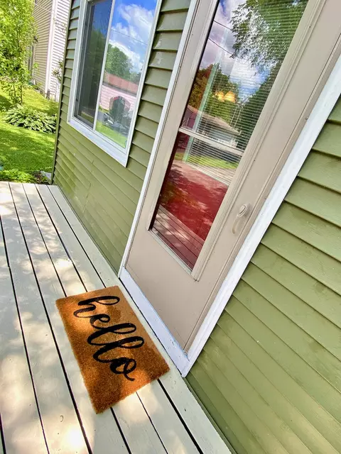 25225 W Loomis, Waterford, WI 53185