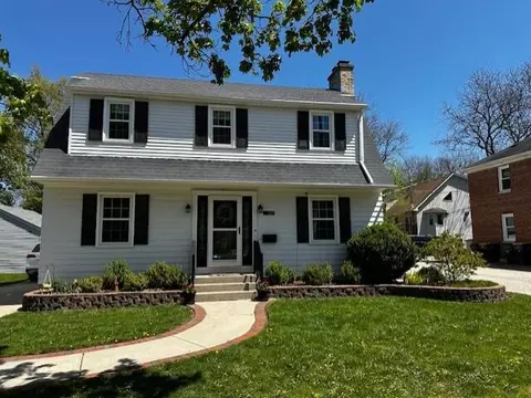 327 S 10th, West Bend, WI 53095