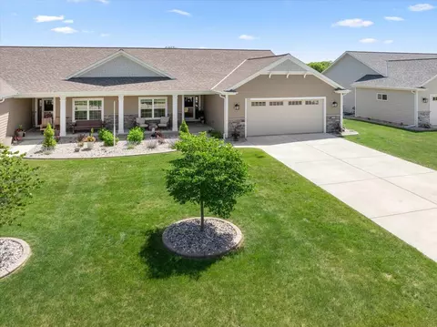 2070 Farmlane, Slinger, WI 53086