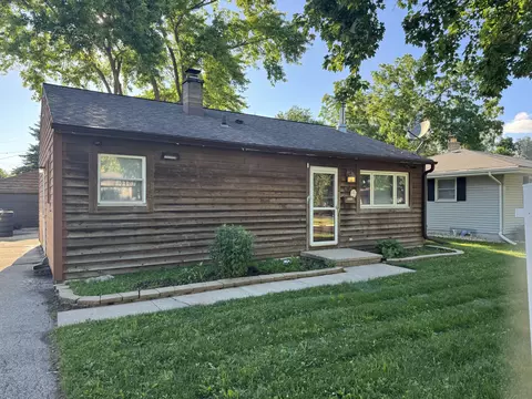 408 N Hine, Waukesha, WI 53188