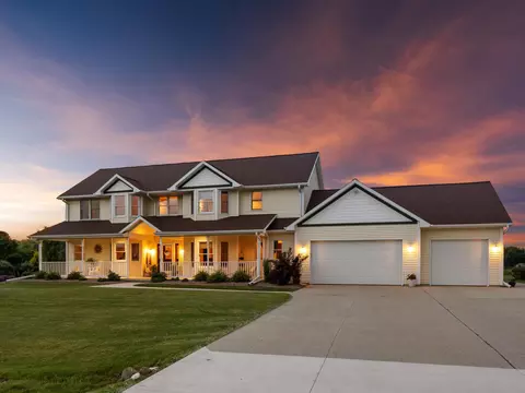 3206 Serenity, Manitowoc, WI 54220