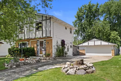 7846 W Green Tree, Milwaukee, WI 53223