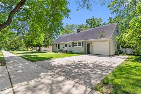 419 W Monroe, Port Washington, WI 53074