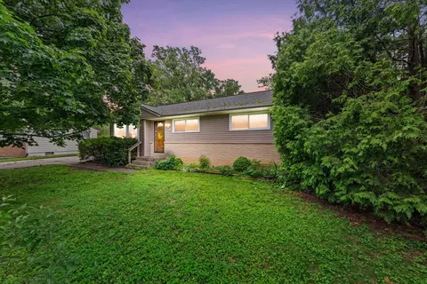 7830 N Link, Milwaukee, WI 53223