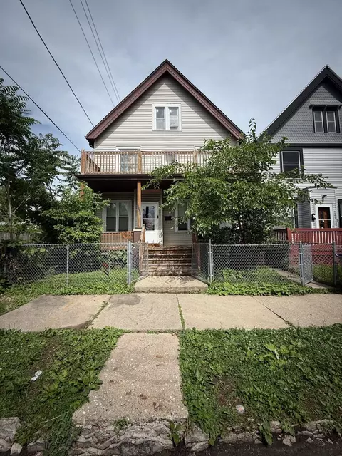1350 N 36th #1352, Milwaukee, WI 53208