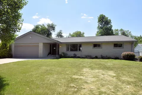 9929 W Ruby, Wauwatosa, WI 53225