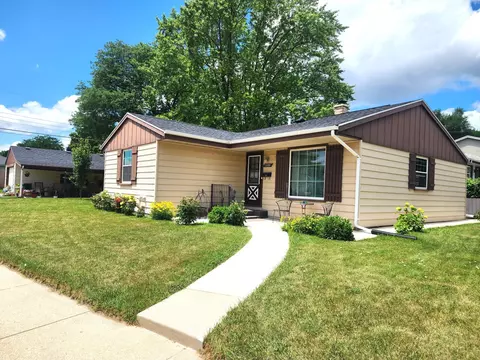 5100 16th, Racine, WI 53406
