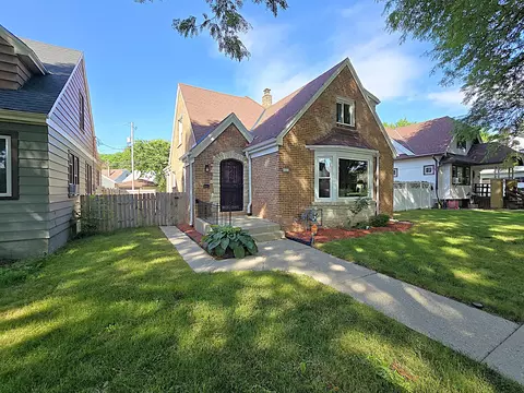 4937 W Medford, Milwaukee, WI 53216